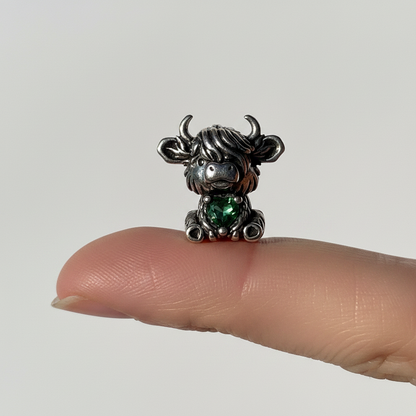 Highland Cow Charm - Fingertip Size