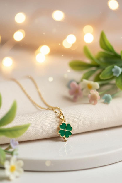 Four leaf Clover Necklace and Sentiment card